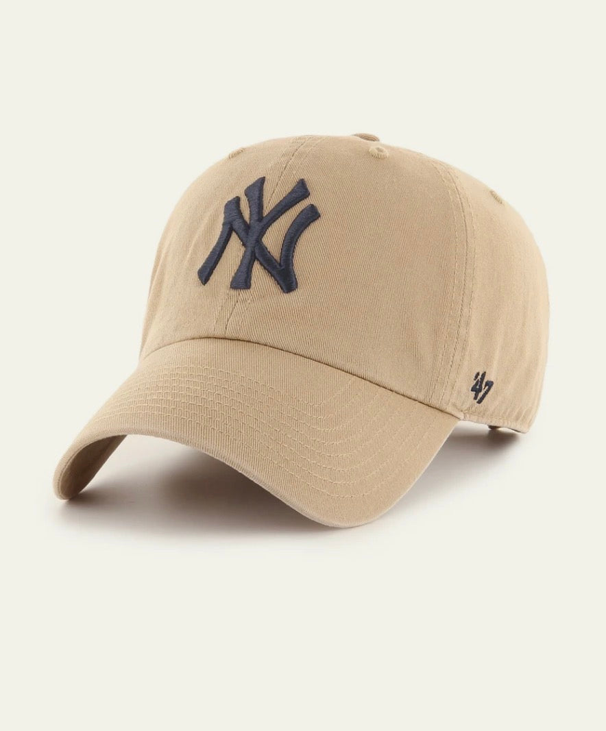 47 Brand NEW YORK YANKEES CLEAN UP -Khaki